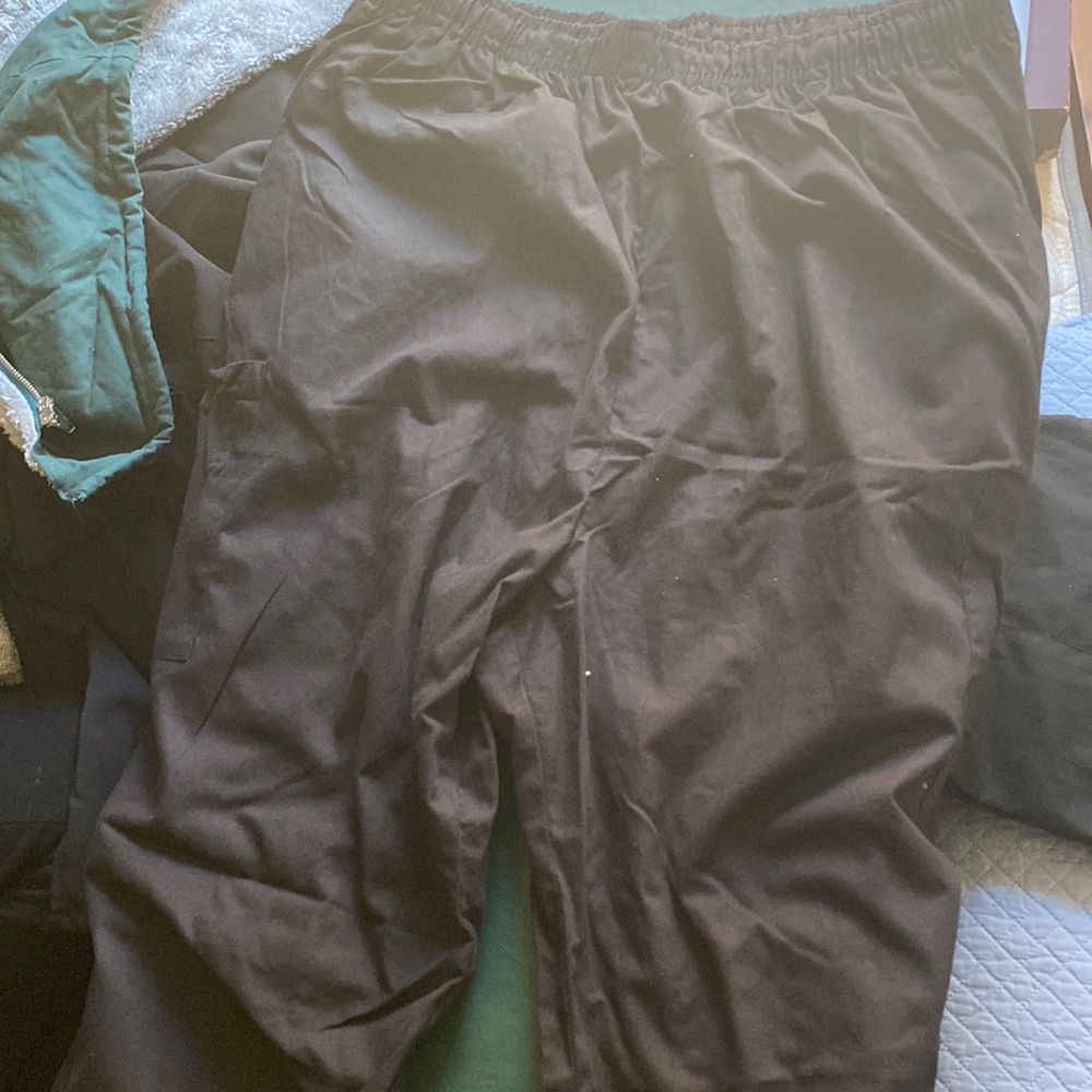 Srubs pants